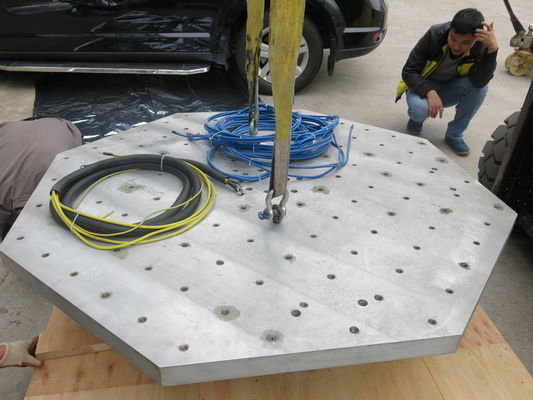 Ηλεκτροδυναμικό σύστημα δονήσεων βαρέος φορτίου με σύστημα θερμικής και ατμοσφαιρικής σφράγισης που διασφαλίζει τη μηχανική δονή και δοκιμή συγκρούσεων